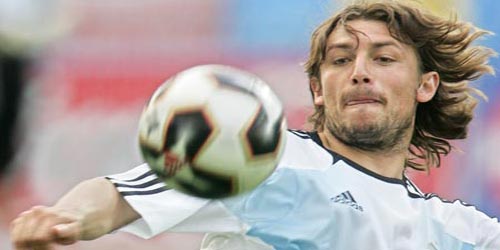 Gabriel Heinze is the 32 year old defender that plays for Argentina. He first represented Argentina in  2003, and in 2004 he won a gold medal in the Summer Olympics. 