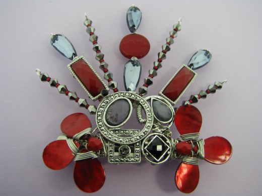 Fabulous hairpiece for the mother of the bride
