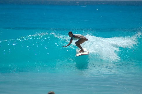 Arugam bay popular destination among surfers