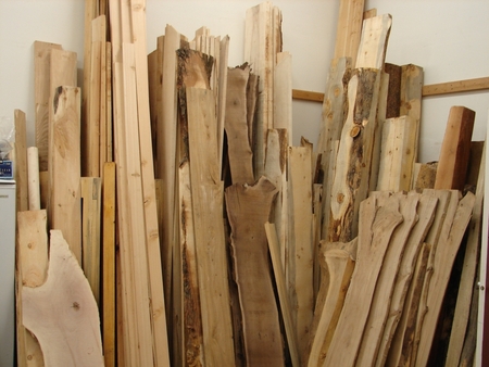 Many items, like cast off wood, or recycled wood has a lot of use value. This is only one resource among many that are simply thrown out that can be a tremendous free resource for the alert. Something like this can have a lot of uses.