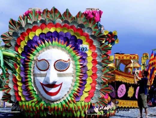 Float using fans made of palm leaves (front view)
