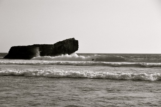 surfing Praia de Baleeira