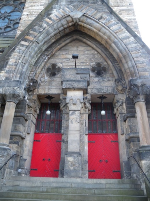 How could I refuse not to take a picture of those doors?