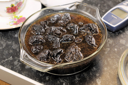 A reliable natural remedy for constipation: stewed prunes