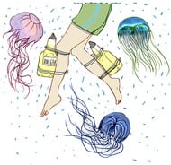 Using vinegar to heal jellyfish stings