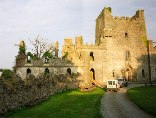 Leap Castle Ireland is supposed to be the most haunted places in Ireland. Here we are going to explore the paranormal side of Ireland. 