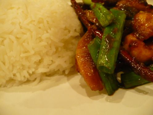 I made this traditional orange chicken with fresh orange peel instead of dried orange peel(more flavorful) and instead of red chili paste and Sichuan peppers, I use Ketchup and oyster sauce to give it the orange color. The result--not as spicy and le