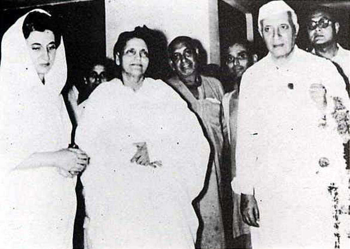 Sri Ma con Indira Gandhi y J. Nehru