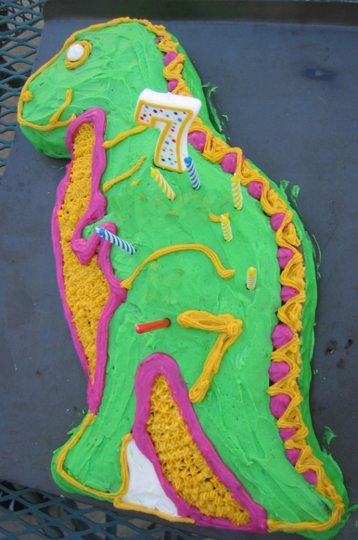 As you can see, I cheated and just frosted the body on this one. No one seemed to mind.