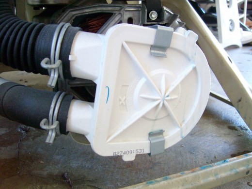Spring Retainer Clips hold the pump onto the motor.