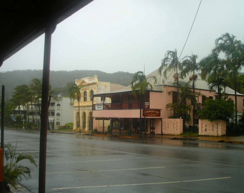 Main drag monsoon
