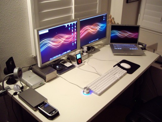 Everyone can easily make similar gaming desk