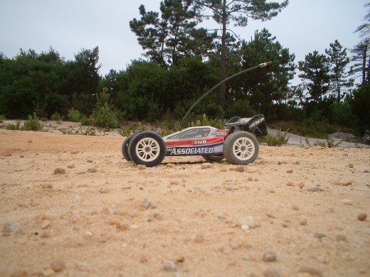 Team Associated RC18B