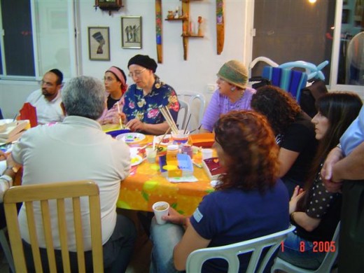 Art therapy can be in an individual or group setting