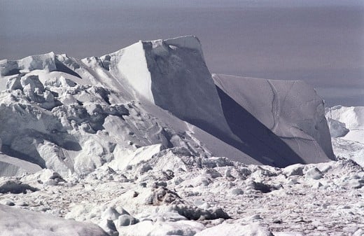 Ice near Ilulisatt, Greenland.  Image courtesy Michael Haferkamp & Wikkimedia Commons.