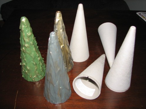 I needed some small trees to make a gift for one of my customers during the holidays. These cardboard cones made the perfect form and were a perfect size.