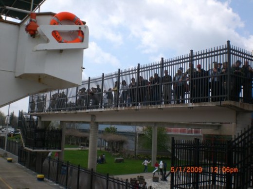 C/V Utviken (my vessel) bridge and Niagara crossing at Thorold, Ontario (Photo courtesy of Electrician Arezza)