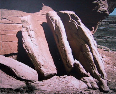 This is the natural occurring formation that was exploited to create a natural astronomical and sidereal calendar.