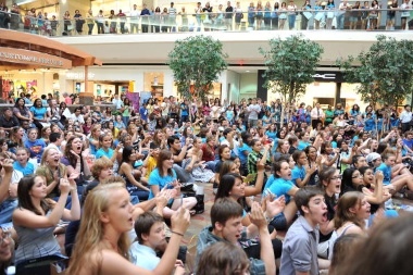 Glee has become a phenomena.  Embrace it.