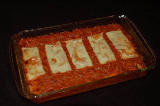 The recipe makes about 10 cannelloni or 5 servings. You can double or triple the recipe and feed up to 15 people. No time for boats? Use a large casserole dish!