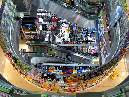 Inside Mustafa Centre. Photo Credit: http://www.flickr.com/photos/factoids/2349704462/