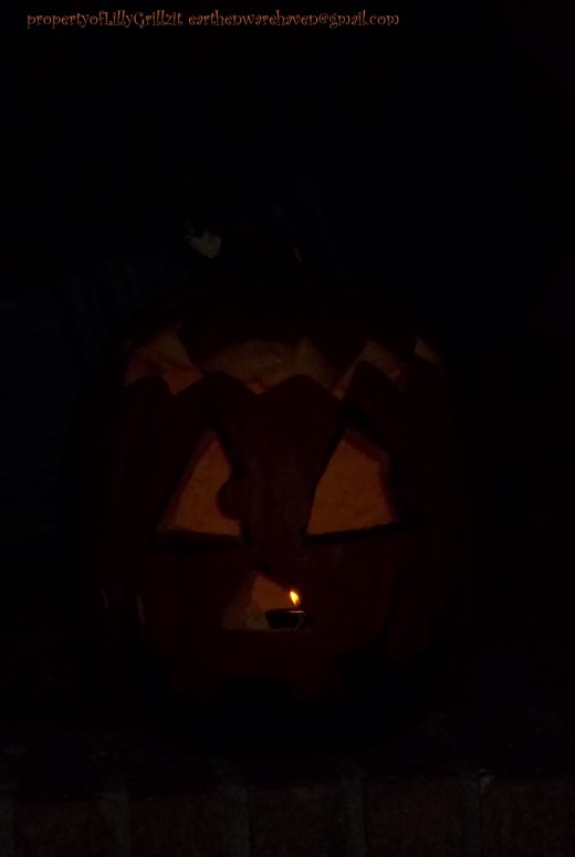 Jack - 0 - Lantern is watching you come up the path...