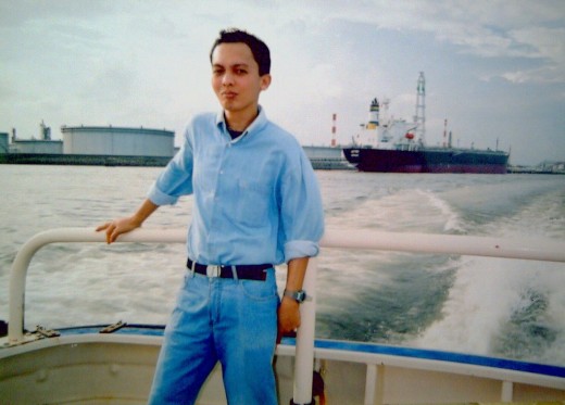 travel_man1971 going ashore in Japan (in Chiba City, 2001)