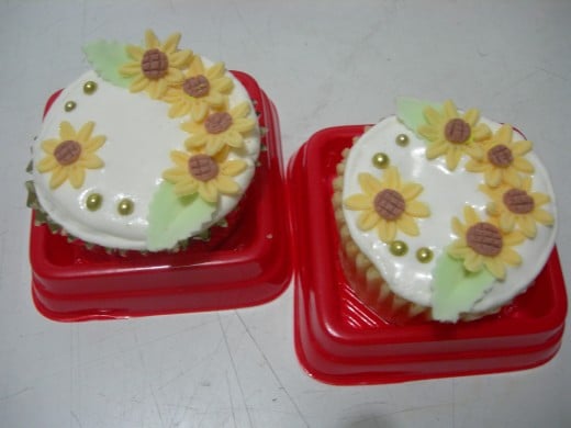  customized homemade cup cakes