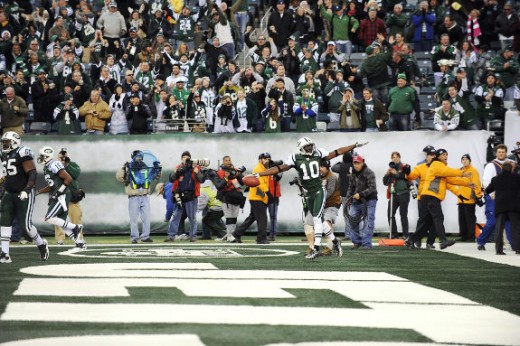 Santonio Holmes celebrates after catching the game-winning TD in the final seconds of the 4th quarter. 