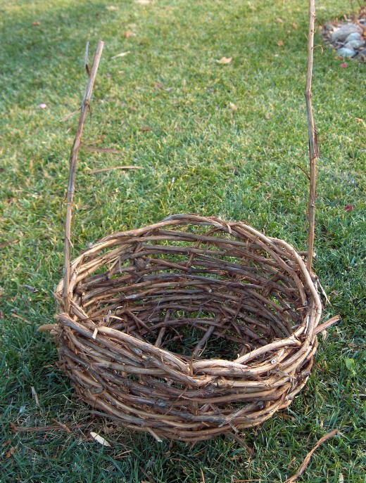 How To Make A Grapevine Basket | FeltMagnet