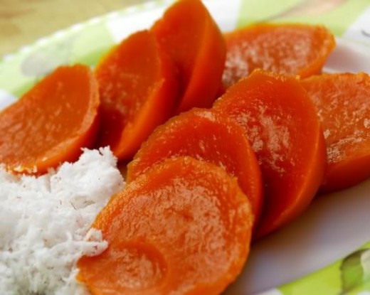Cuchinta (steamed cassava cake) with grated coconut meat