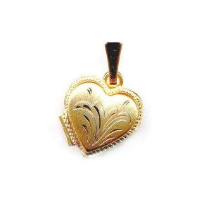 High quality Italian made 14k yellow gold heart locket pendant. The pendant measures 25 mm high by 18 mm wide.