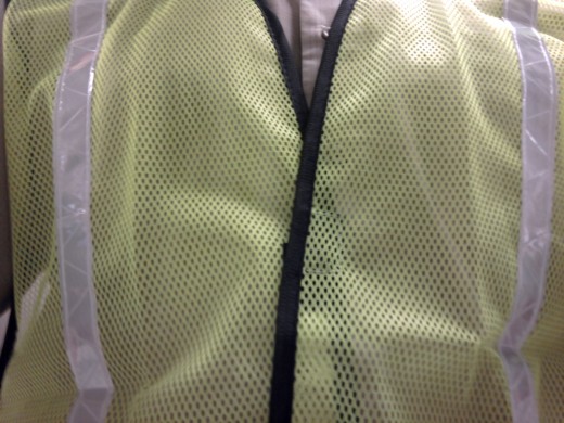 Mesh Vest With Reflective Tape Keeps Good Shape When Worn