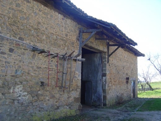 Barn in La Treille. Are the tools stored or displayed? Clearly they are not plagued with thieves