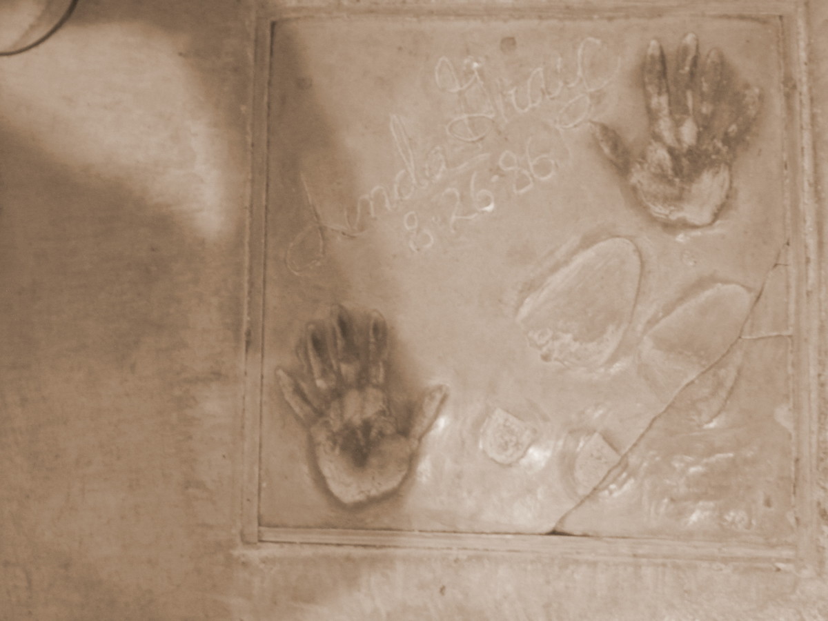 Linda Gray's autograph, hand prints and footprints
