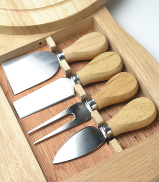 Parmigiano-Reggiano 'cutting' tools Image:  Marzia Giacobbe - Fotolia.com
