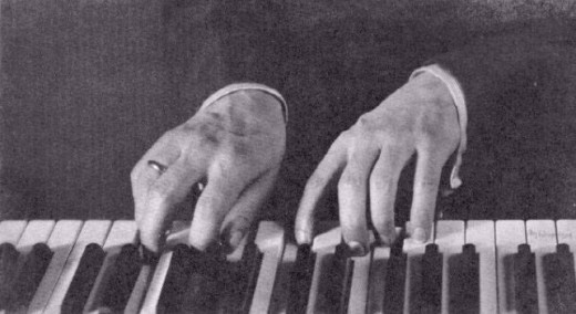 Rachmaninoffs hands (1925)