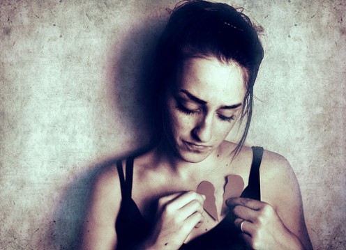 6 Reasons Why Looking for a Relationship Online Is a Bad Idea 6 Reasons Why Looking for a Relationship Online Is a Bad Idea