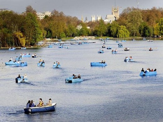 Boating on the Serpentine