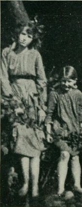 Elsie and Frances 1917