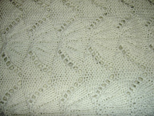 Monochromatic crochet shell look.