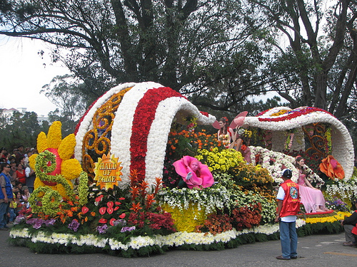 Panagbenga Festival in Baguio: Even from pictures alone one can already smell the hypnotic fragrance of its flowers! 