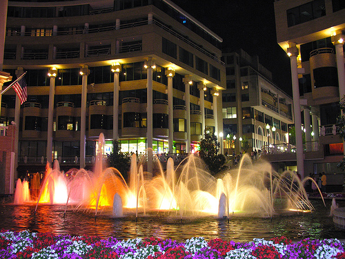 The fountains at Georgetown Harbor