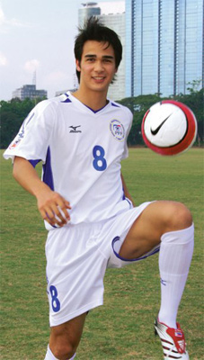 Midfielder Azkal player, James Younghusband