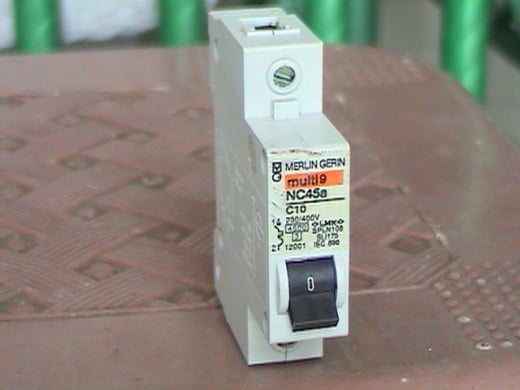 Miniature circuit breaker