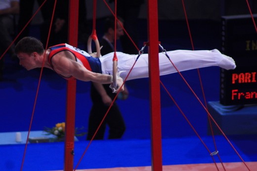 Isometric exercises help gymnasts to achieve amazing static elements during their routines
