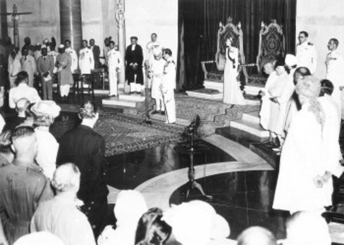 Transfer of power. Mountbatten and Nehru at the microphone; Edwina in front of her throne. Viceroy's House, 15 August 1947