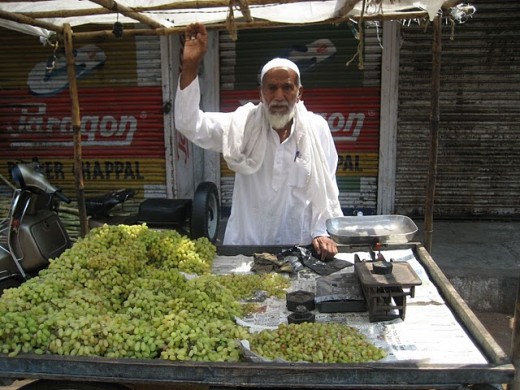 Grape seller in Delhi