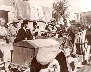 Lawrence entering Damascus, october 1918