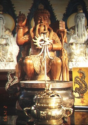 i visited many temples while in Taiwan Spring 1999